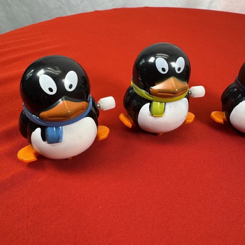 Robin Reed Christmas Wind Up Toy Racing Penguins Set 6